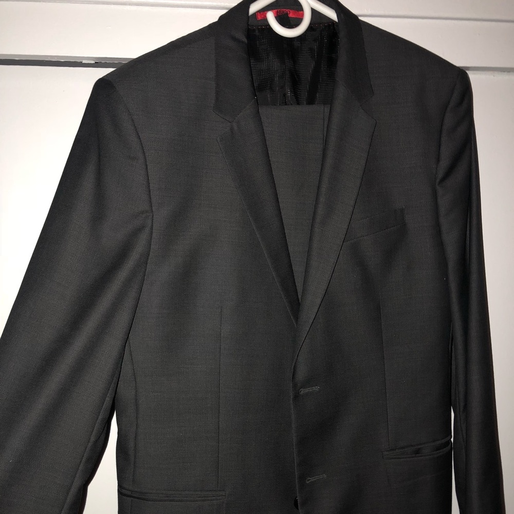 Hugo boss red label suit 42L